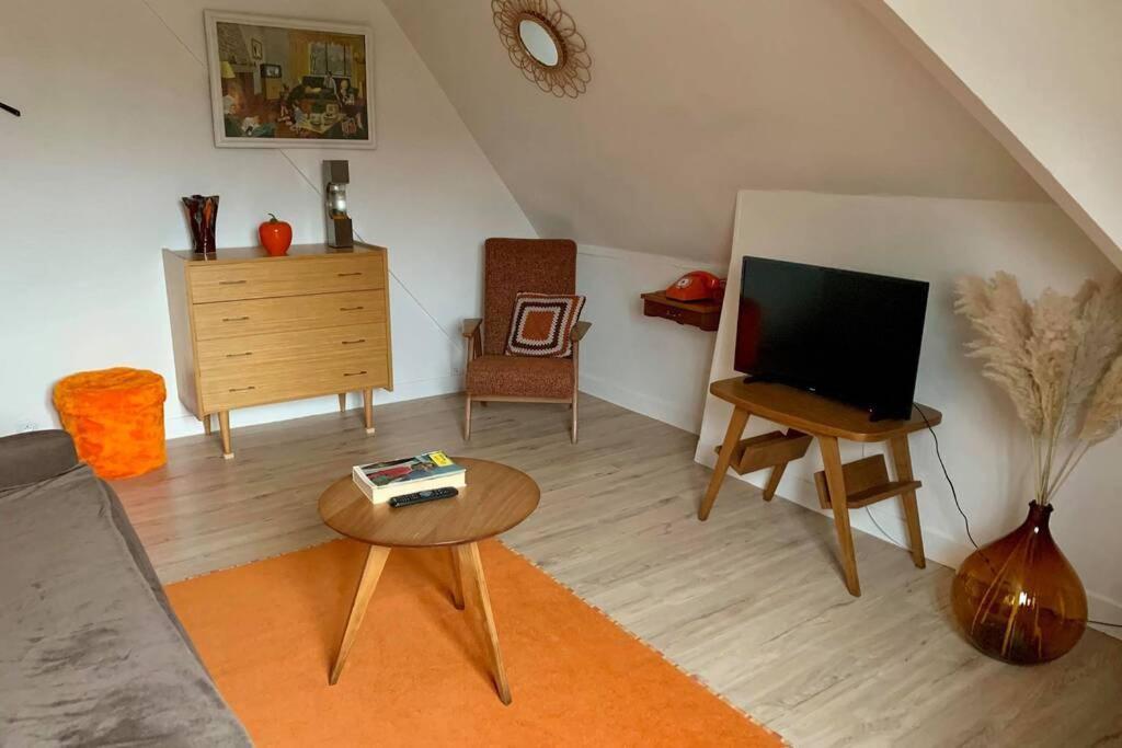 Appartement Vintage avec vue sur le château Pierrefonds Exterior foto